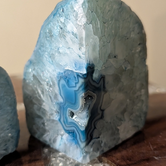 Pair of Brazilian Agate Geode Sections Bookends or Decor Pieces - Picture 8 of 14